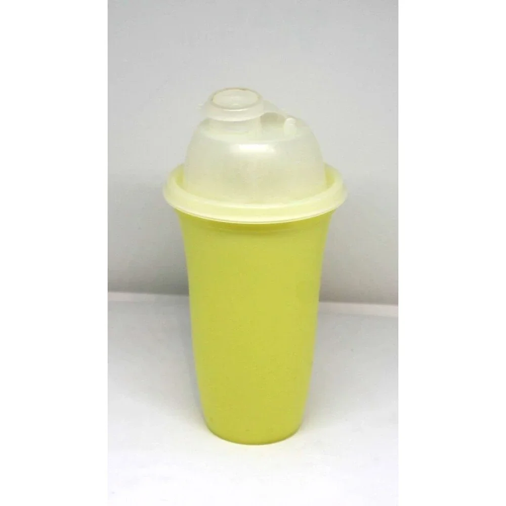 Vintage Tupperware Shaker Gravy mixer Quickshake blender #844 Yellow 16 oz